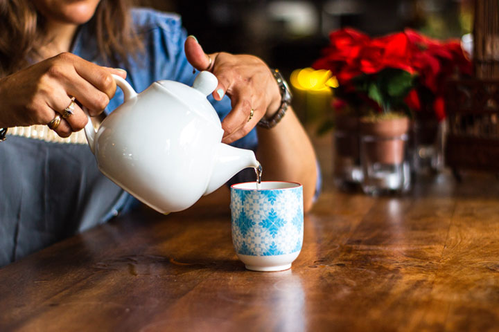 meditation-woman-pouring-tea