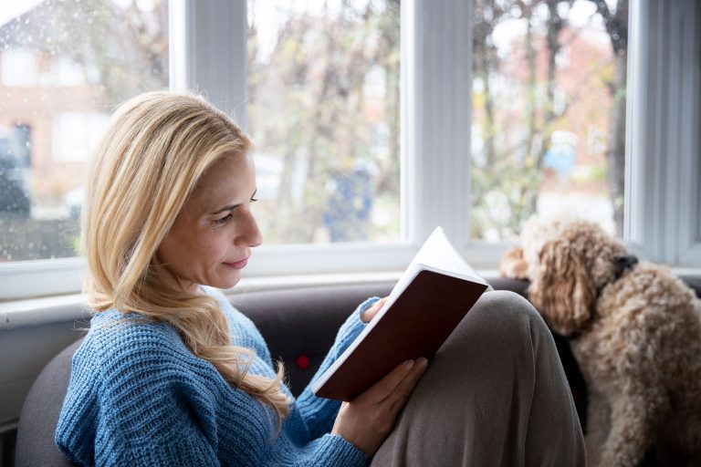 woman-reading